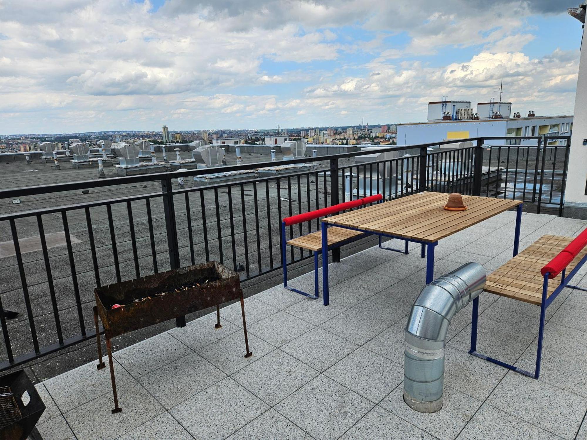 Live-inn Hotel-style 5 Apartments, 20 Mins To Centre, Gym, Reception, Free Parking, Lift, Roof Terrace & Game Apartamento