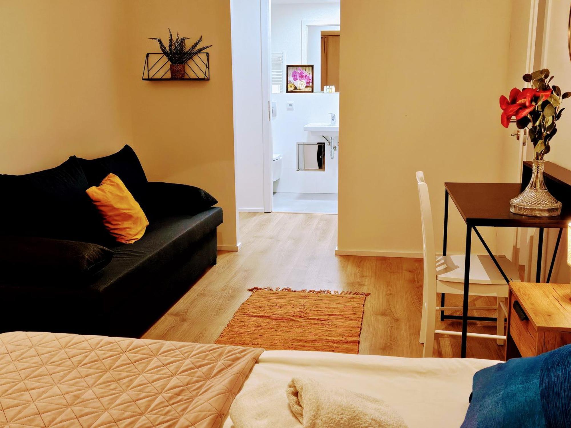 Live-inn Hotel-style 5 Apartments, 20 Mins To Centre, Gym, Reception, Free Parking, Lift, Roof Terrace & Game *
