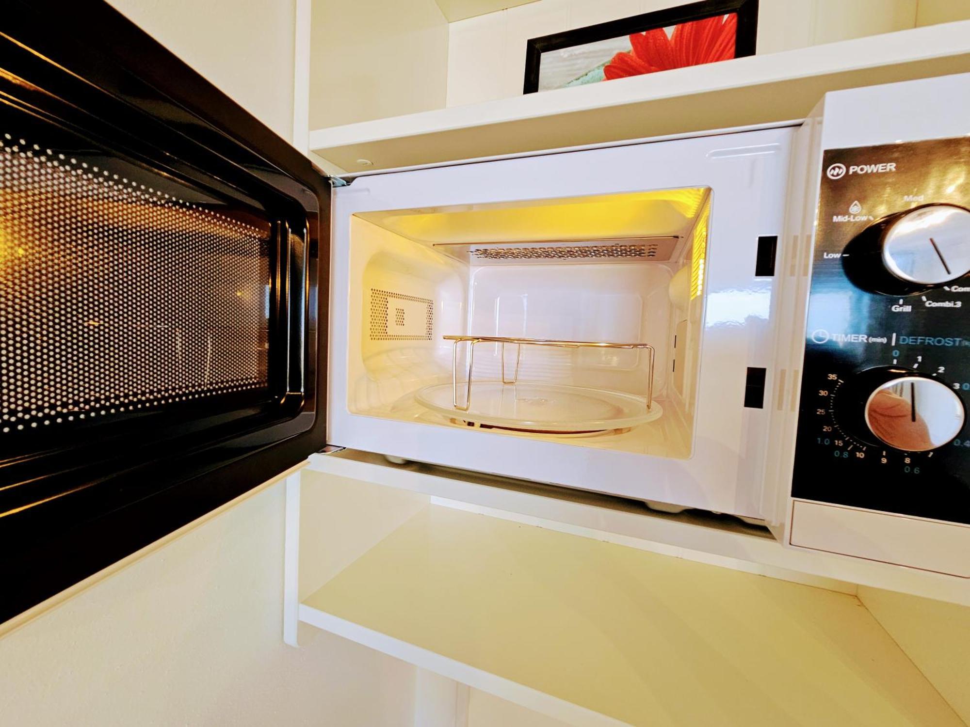 Apartment Live-inn Hotel-style 5 Apartments, 20 Mins To Centre, Gym, Reception, Free Parking, Lift, Roof Terrace & Game Prague